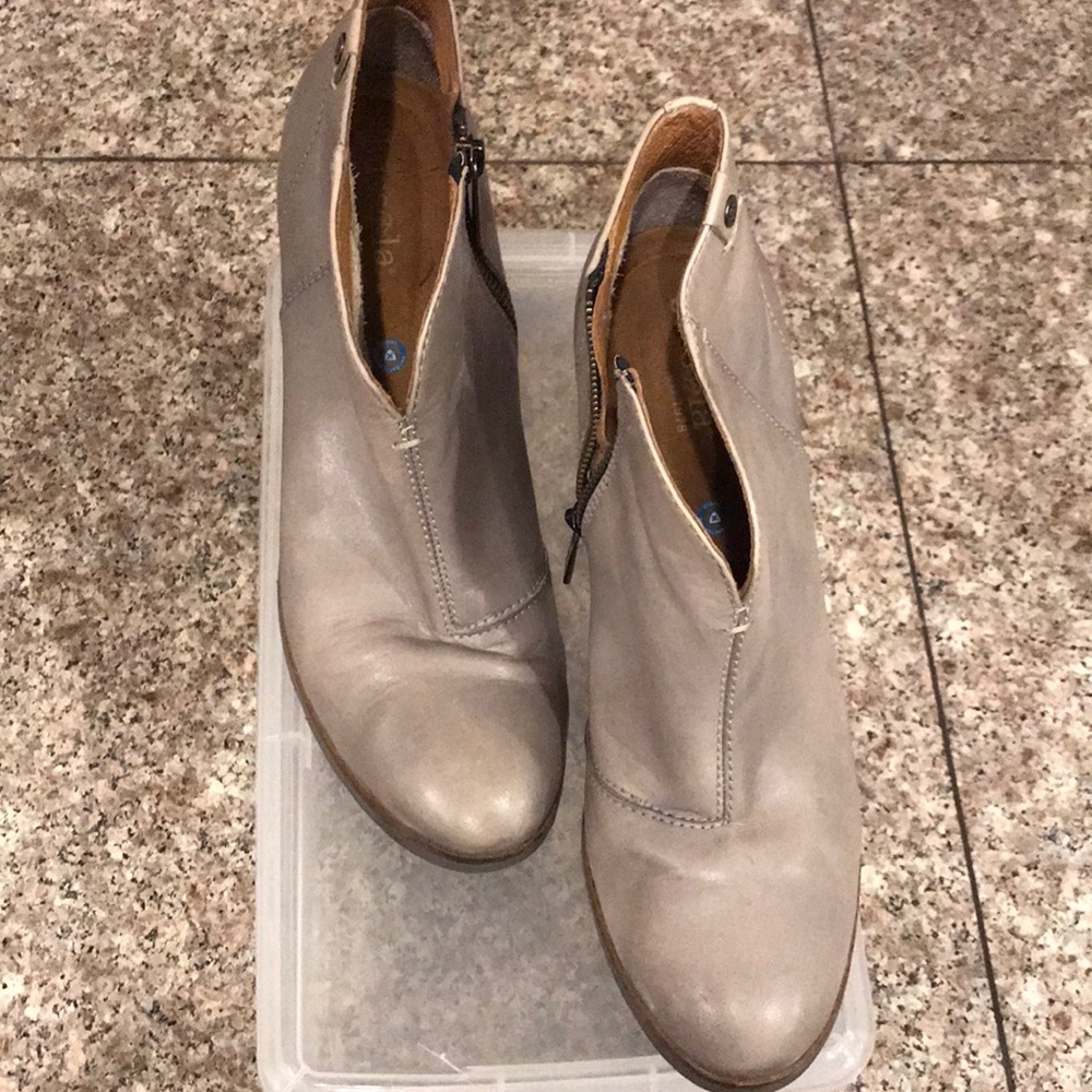 Bússola ankle boots.